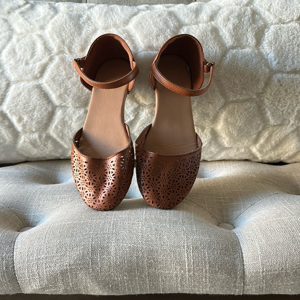 Sugar Brown Leather Dress Shoes with Minimalist Design